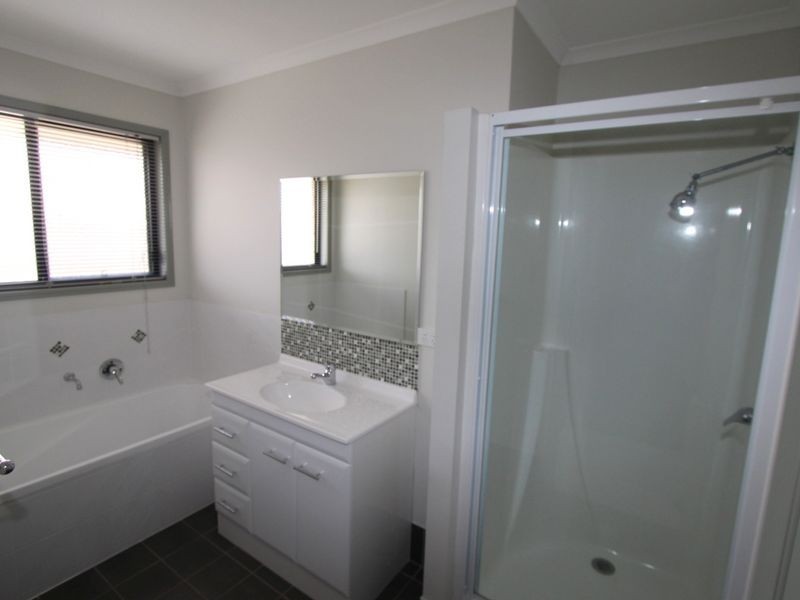 6 Scotts Peak Drive, Capella QLD 4723