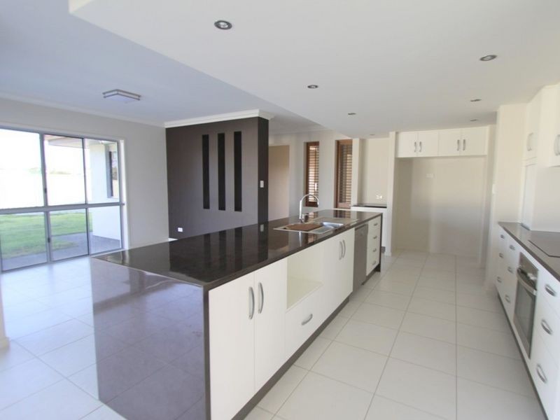 10 Berthun Street, Emerald QLD 4720