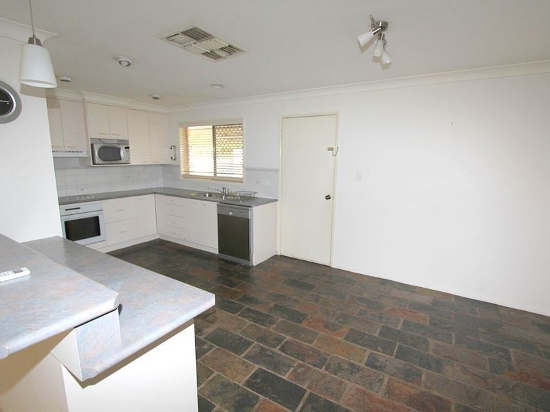 22 Cowan Cres, Emerald QLD 4720