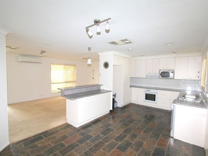 22 Cowan Cres, Emerald QLD 4720