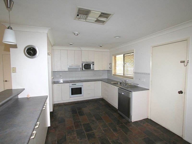 22 Cowan Cres, Emerald QLD 4720