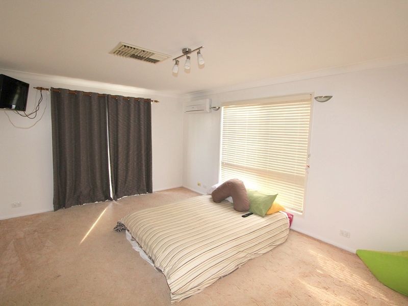 22 Cowan Cres, Emerald QLD 4720