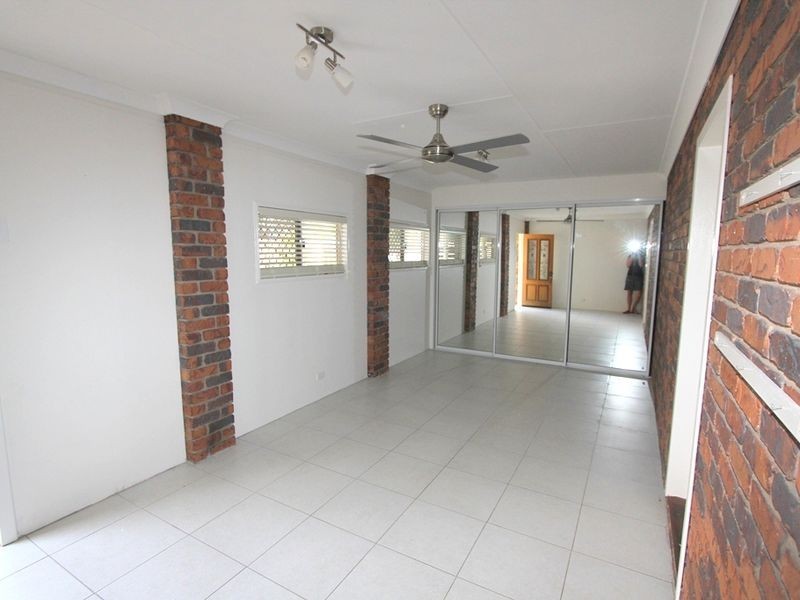 22 Cowan Cres, Emerald QLD 4720