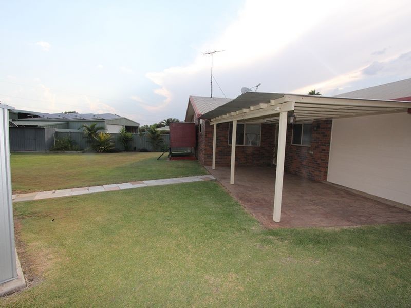 22 Cowan Cres, Emerald QLD 4720
