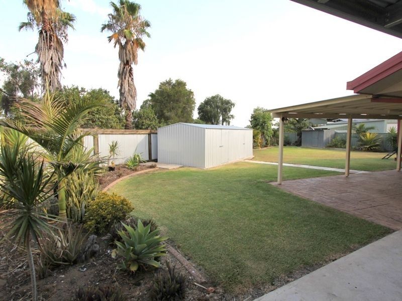 22 Cowan Cres, Emerald QLD 4720