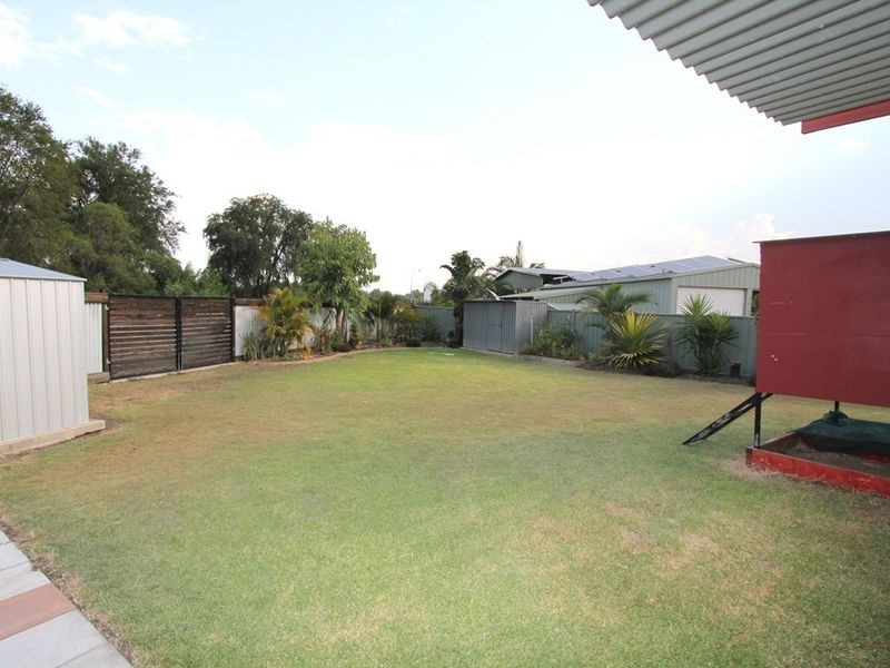22 Cowan Cres, Emerald QLD 4720