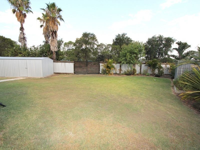 22 Cowan Cres, Emerald QLD 4720