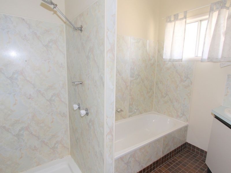 16 Saffola Place, Emerald QLD 4720