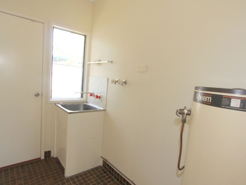 16 Saffola Place, Emerald QLD 4720