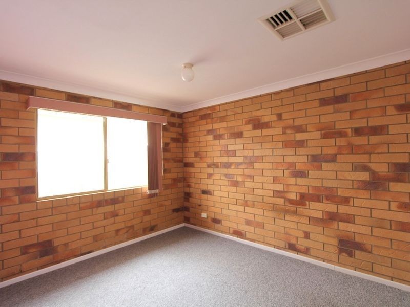 1/66 Esmond St, Emerald QLD 4720