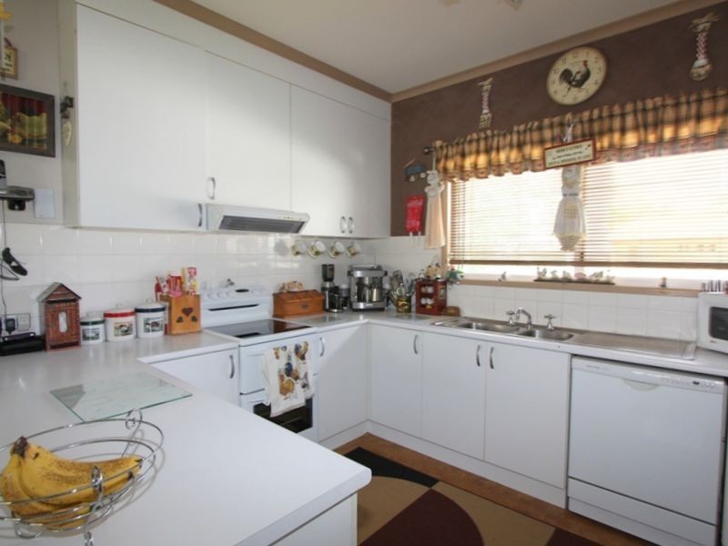 4 Palm Place, Emerald QLD 4720