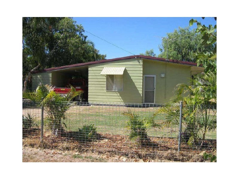 16 Garnet Street, Emerald QLD 4720