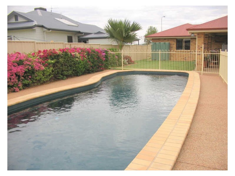 39 Jeppensen Drive, Emerald QLD 4720