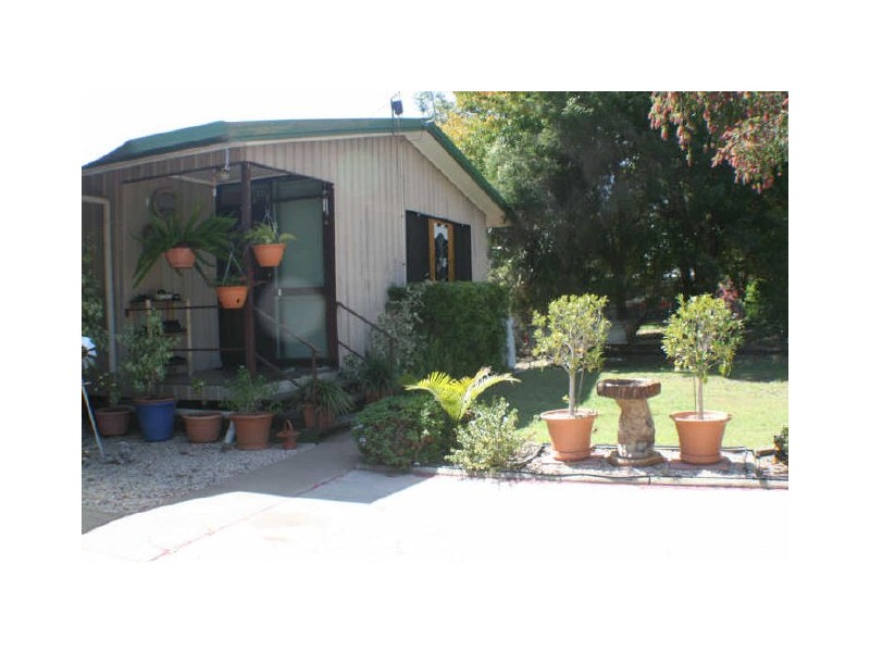13 Mellish Crescent, Emerald QLD 4720