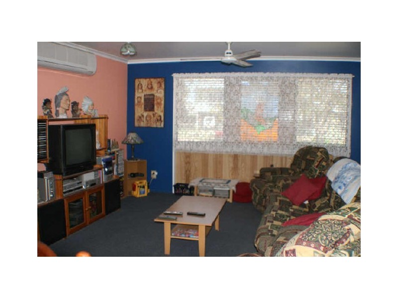 13 Mellish Crescent, Emerald QLD 4720