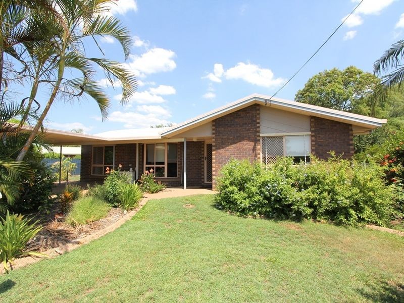 61 Staal Cr, Emerald QLD 4720