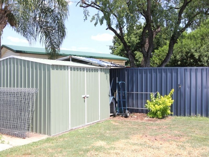 61 Staal Cr, Emerald QLD 4720