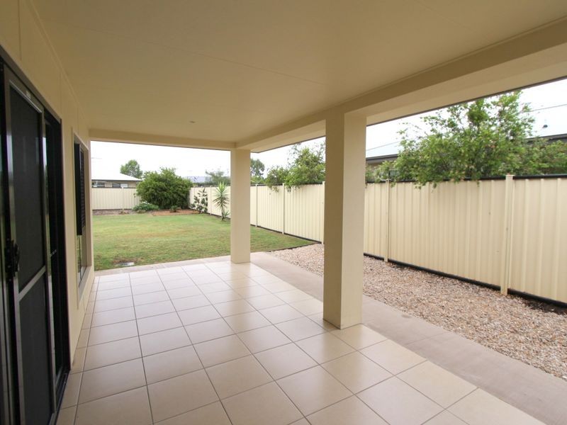 17 Glovar Street, Emerald QLD 4720