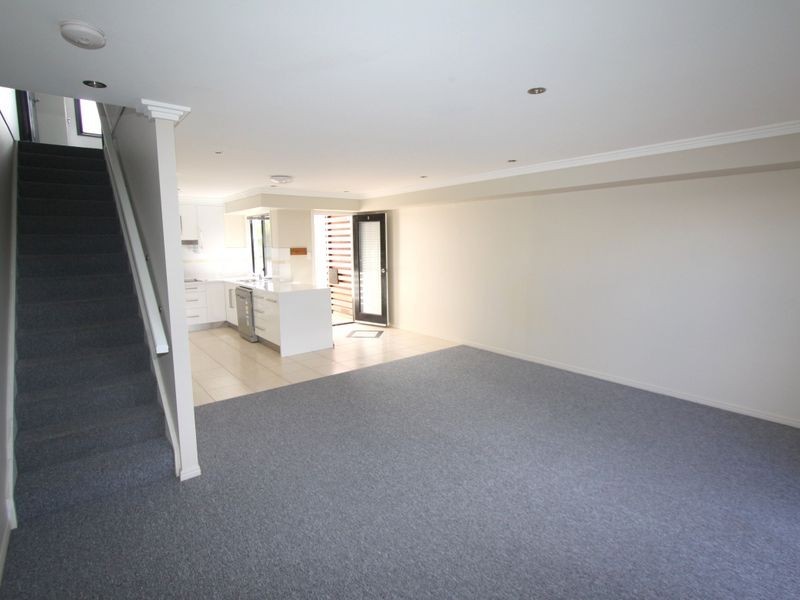 Unit 3/70 Long Street, Emerald QLD 4720