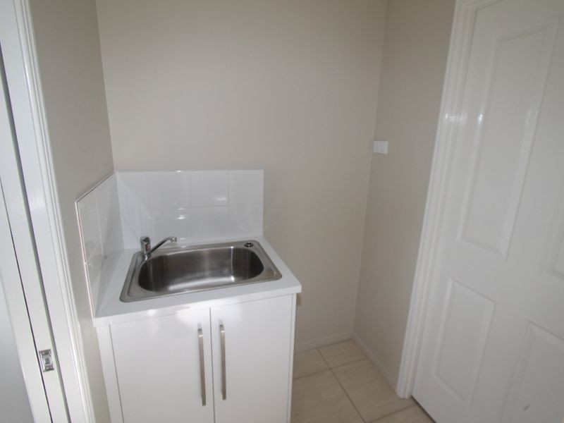 Unit 3/70 Long Street, Emerald QLD 4720