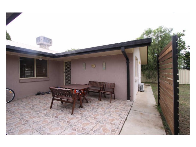 80 Gray Street, Emerald QLD 4720