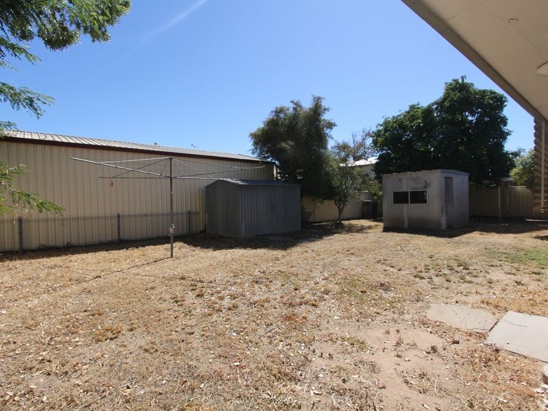 7 Gibson Grove, Emerald QLD 4720