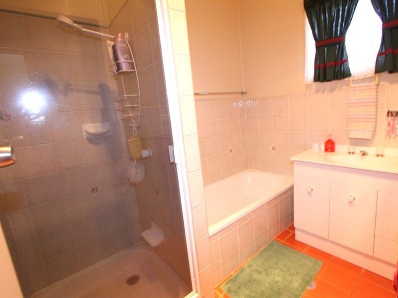 12 Centenary Drive, Emerald QLD 4720