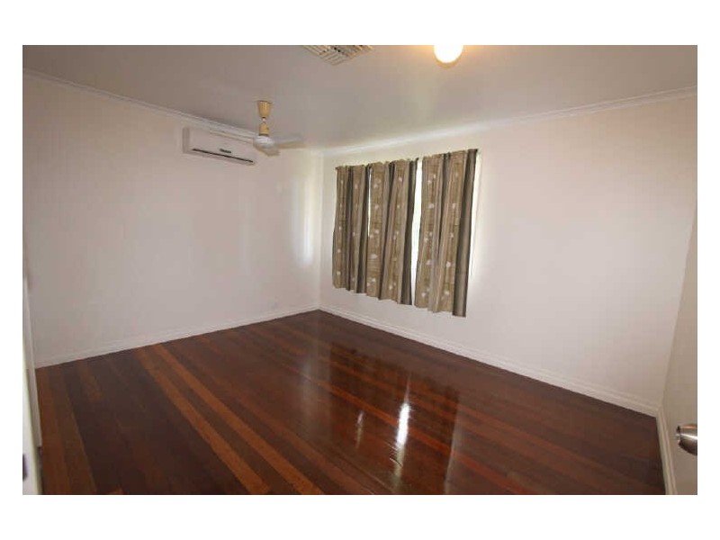 2 Edwards Street, Emerald QLD 4720