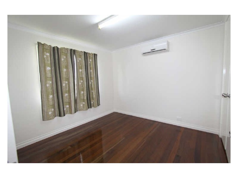 2 Edwards Street, Emerald QLD 4720