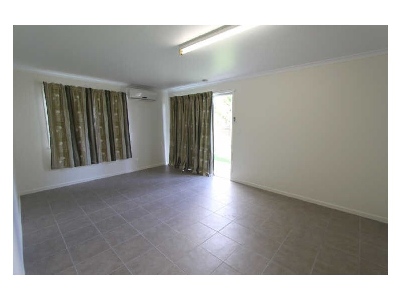 2 Edwards Street, Emerald QLD 4720