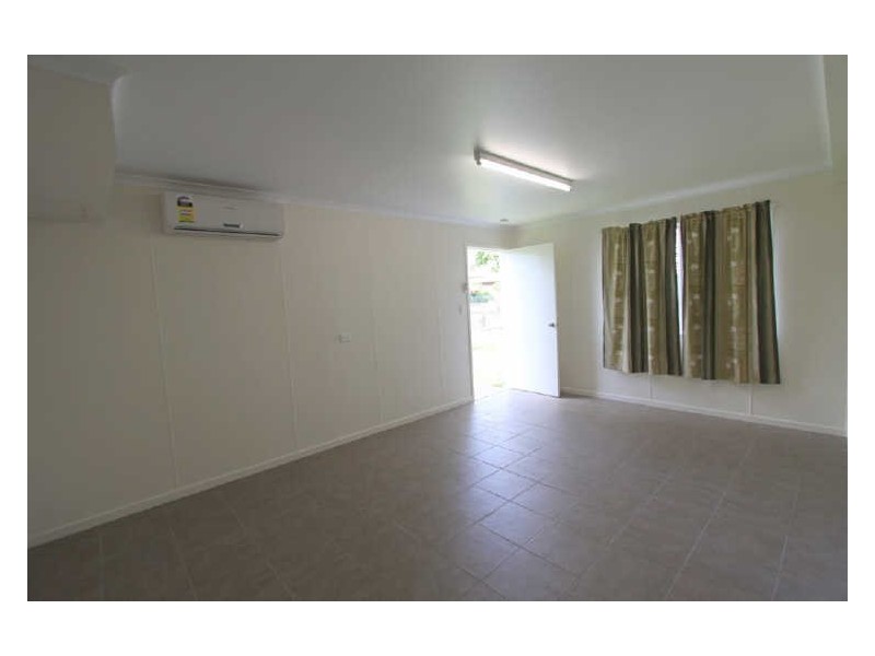 2 Edwards Street, Emerald QLD 4720