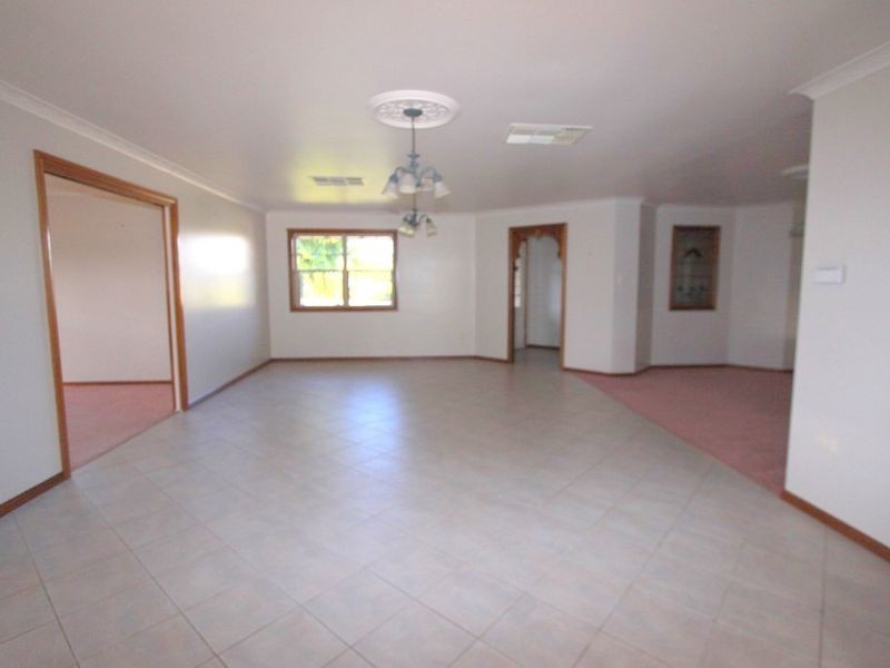 5 Ironbark Dr, Emerald QLD 4720