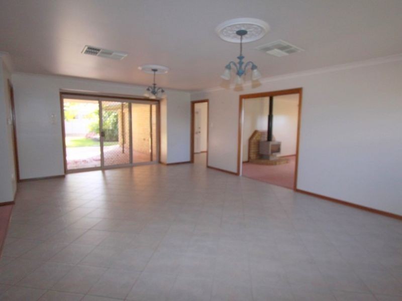 5 Ironbark Dr, Emerald QLD 4720