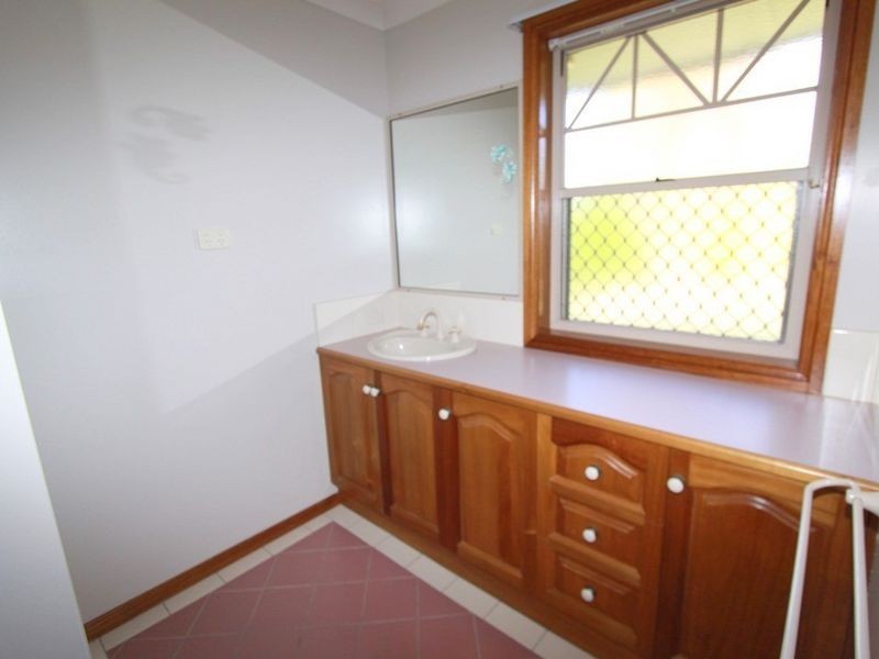 5 Ironbark Dr, Emerald QLD 4720