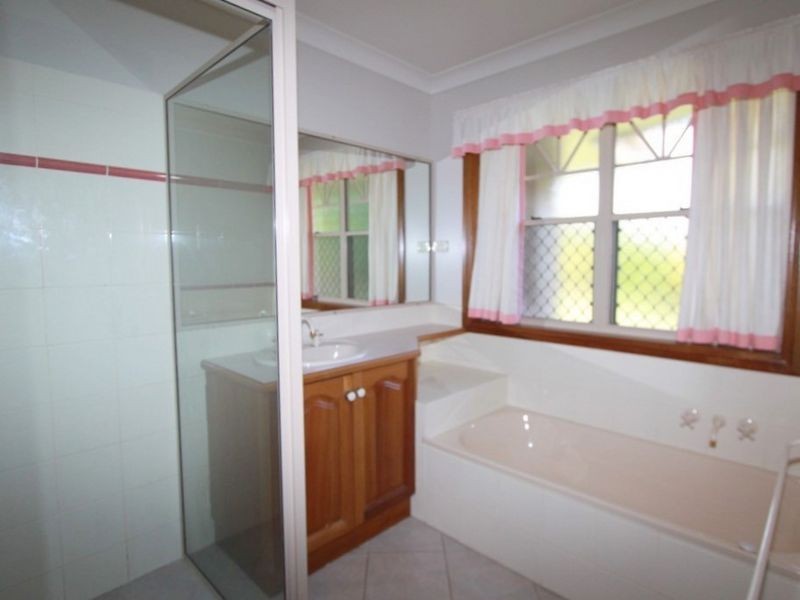 5 Ironbark Dr, Emerald QLD 4720