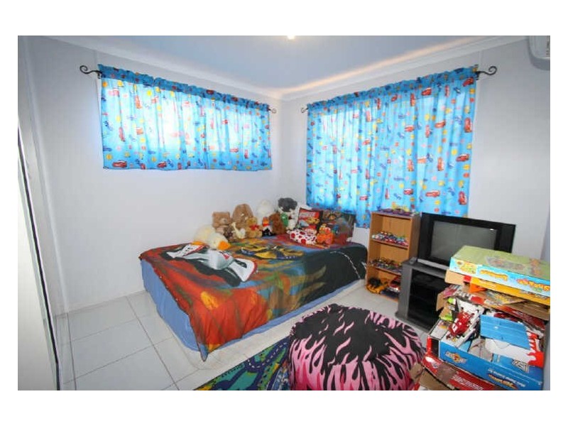 3 Gilbert Place, Emerald QLD 4720