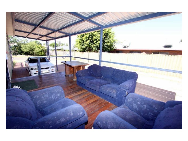 3 Gilbert Place, Emerald QLD 4720
