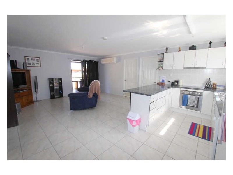 3 Gilbert Place, Emerald QLD 4720