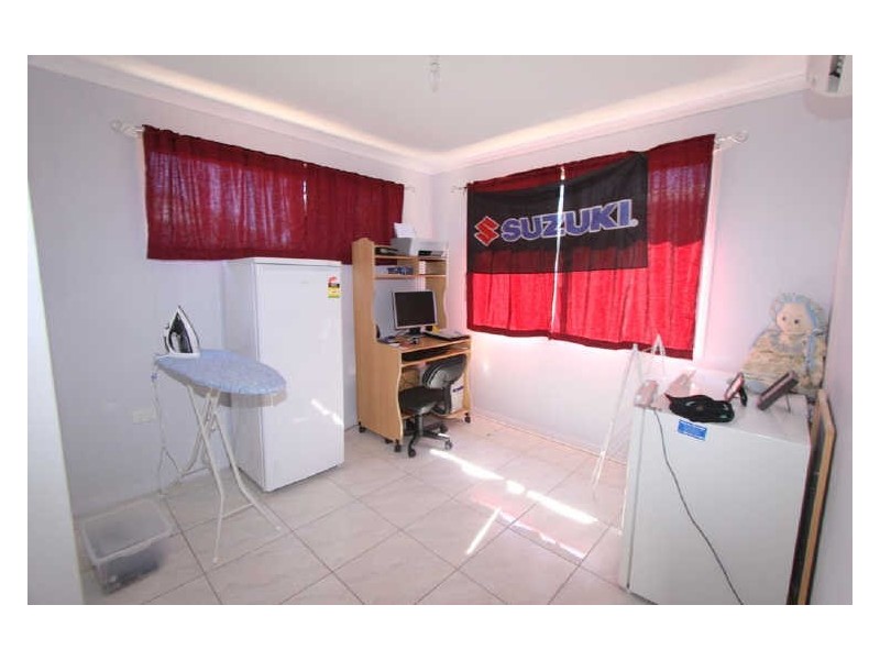 3 Gilbert Place, Emerald QLD 4720