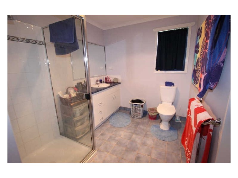 3 Gilbert Place, Emerald QLD 4720