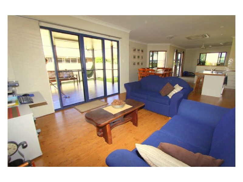 3 Cowan Crescent, Emerald QLD 4720