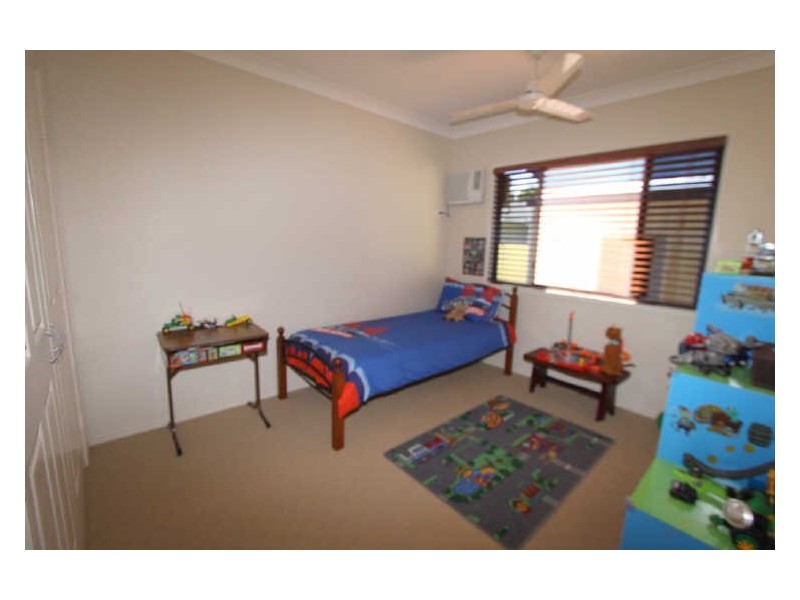 3 Cowan Crescent, Emerald QLD 4720