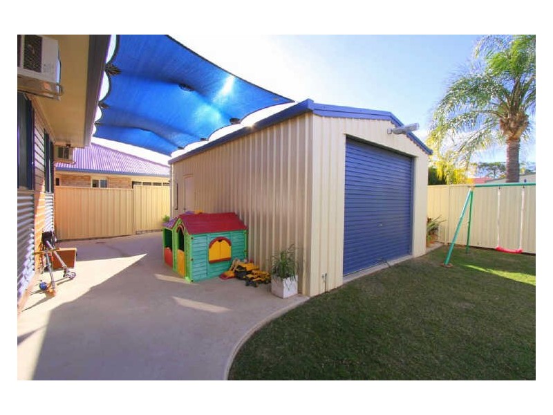 3 Cowan Crescent, Emerald QLD 4720