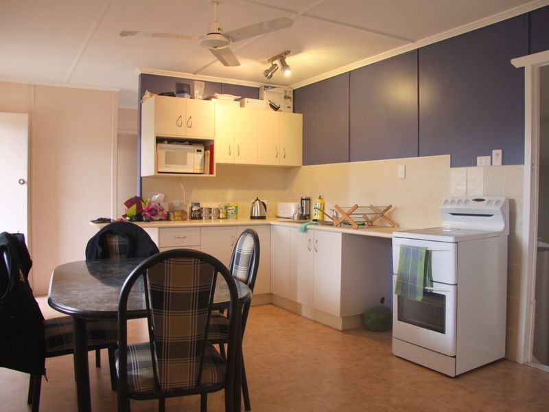 10 Topaz Street, Emerald QLD 4720