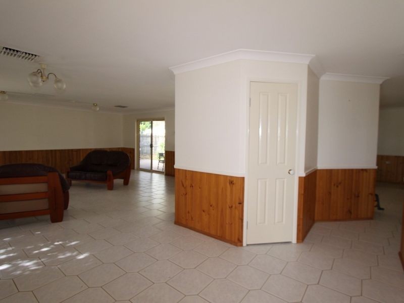 67 Staal Cresent, Emerald QLD 4720