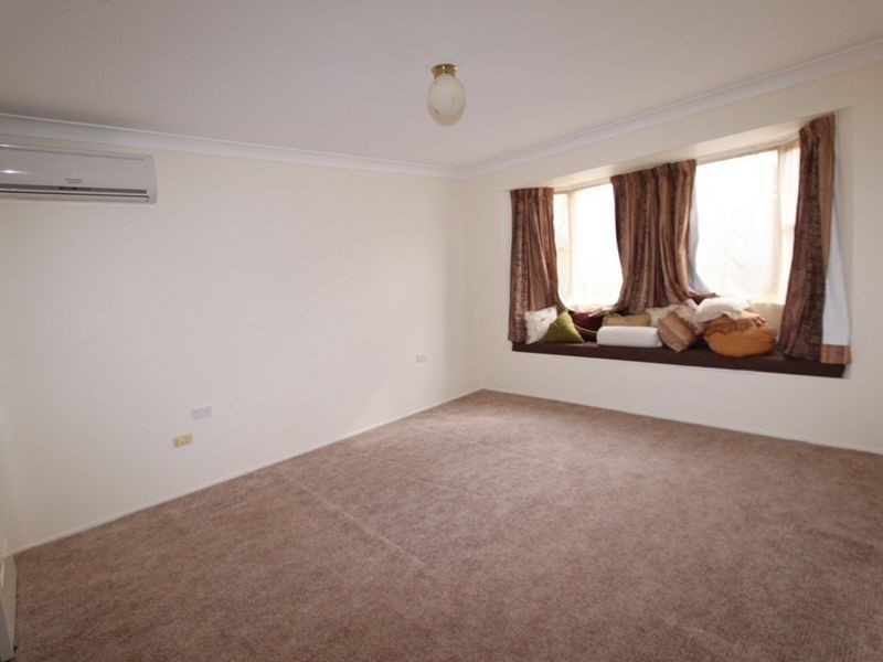 67 Staal Cresent, Emerald QLD 4720