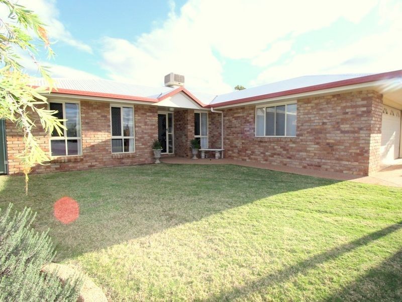 9 Whitchurch Street, Emerald QLD 4720