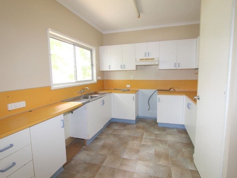 13 Garnet Street, Emerald QLD 4720