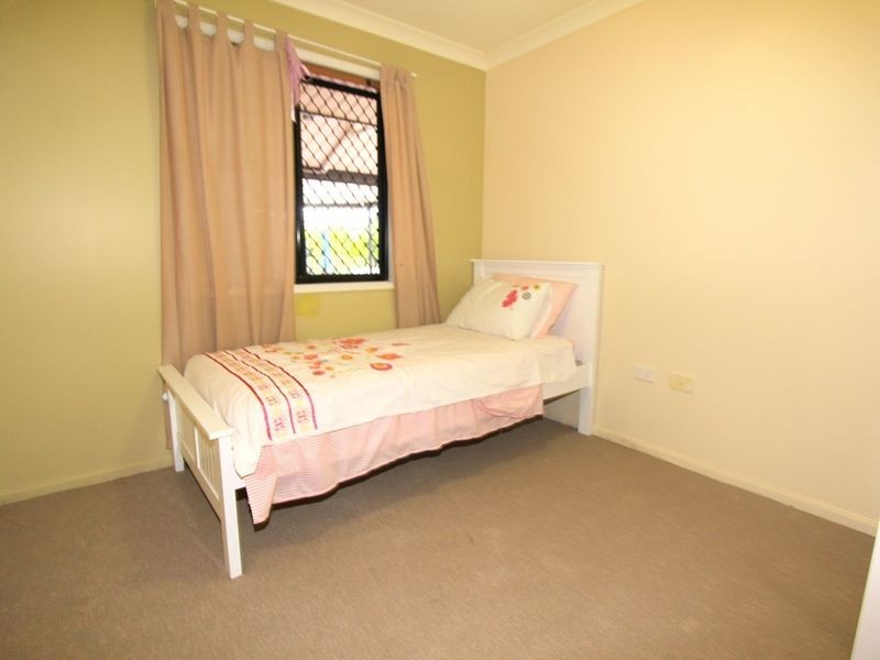 21 Coaker Drive, Emerald QLD 4720