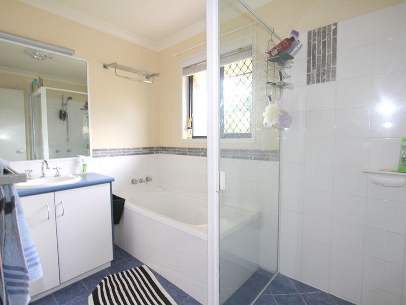 21 Coaker Drive, Emerald QLD 4720